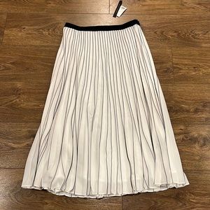 Beautiful Banana Republic A-line MIDI Skirt NWT